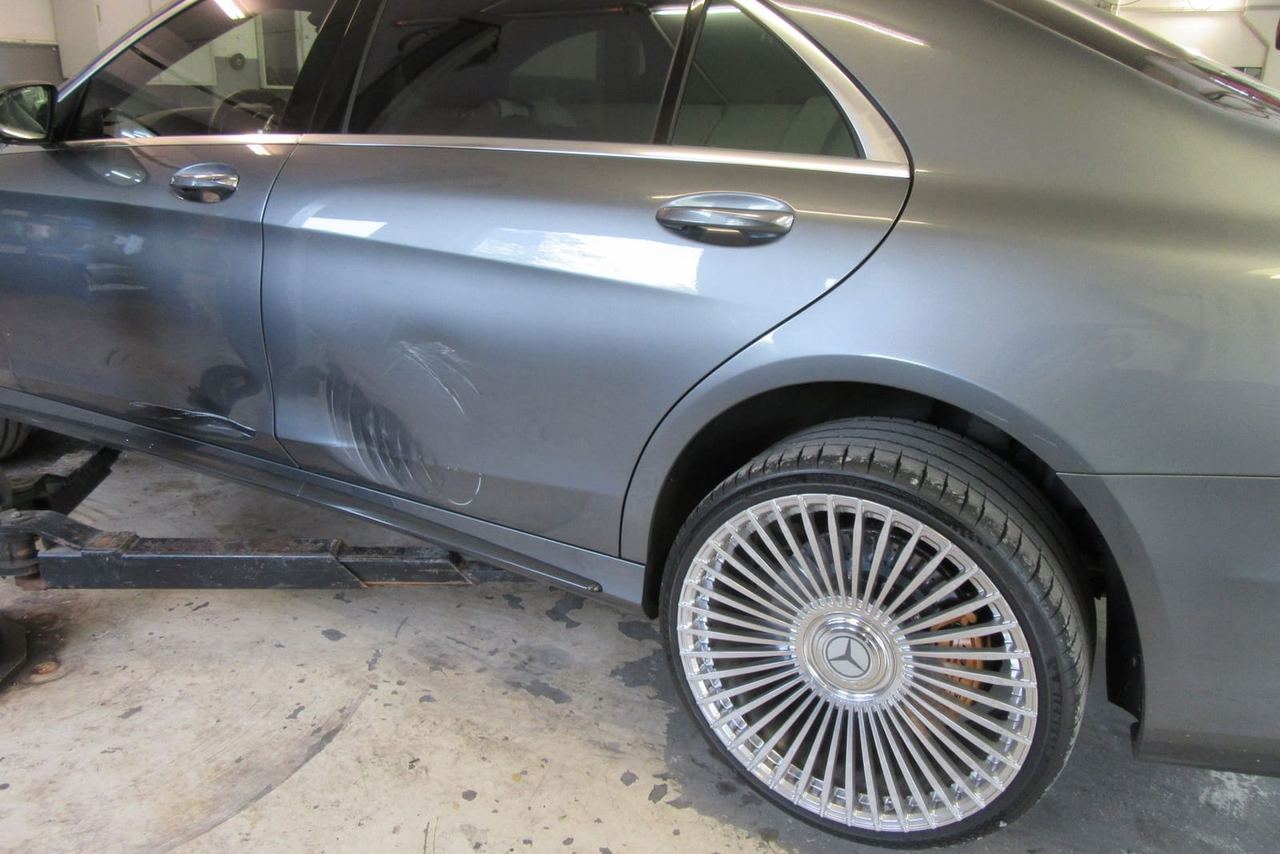 Frontschaden am Mercedes nach Auffahrunfall